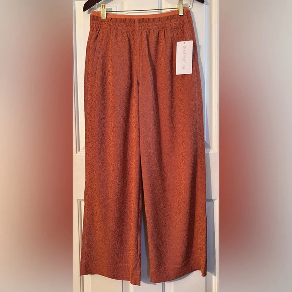 ATHLETA Echo Wide Crop 6 Tall Sunbaked Clay Textured Lightweight Breathable NEW! - Picture 1 of 12